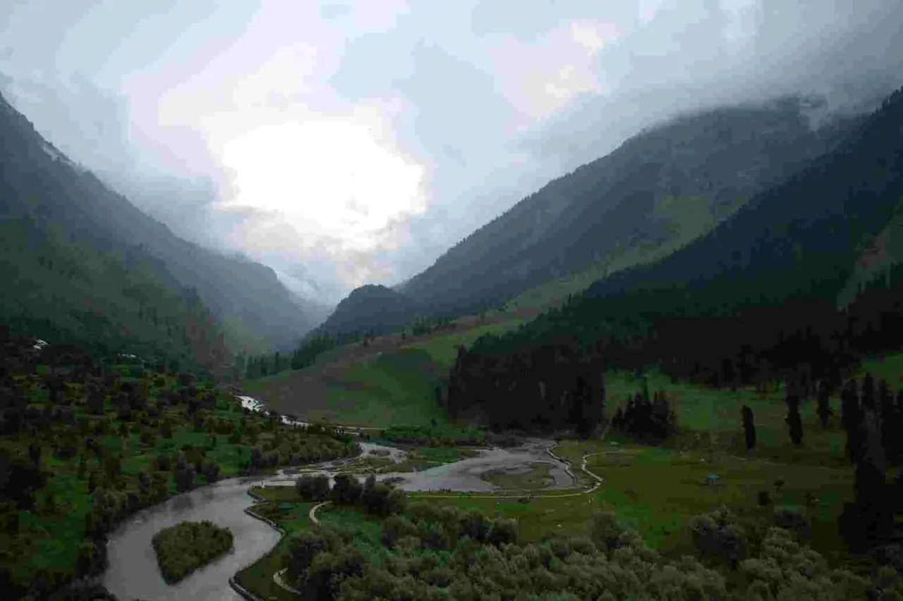 Kashmir 9 — 4N Srinagar + 1N Pahalgam + 1N Dal Lake