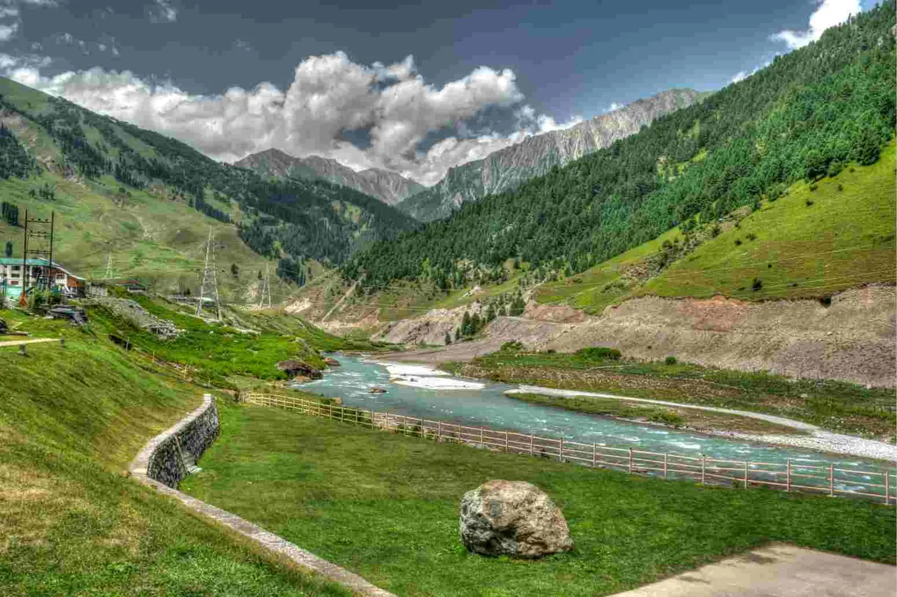 Kashmir 4 — 3N Srinagar + 1N Dal Lake
