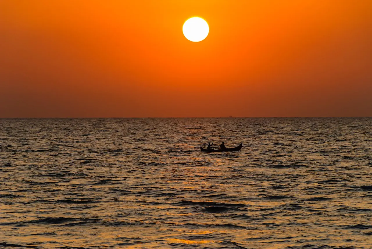 Kerala 25 — 2 NT Cochin + 2 NT Alleppey