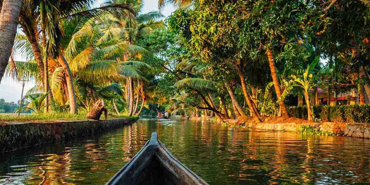 Kerala 17 — 2 NT Munnar + 1 NT Thekkady +2 NT Alleppey
