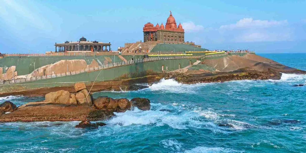 Kerala 32 — 2 NT Munnar + 1 NT Thekkady + 1 NT Alleppey + 2 NT Kovalam with Trivandrum