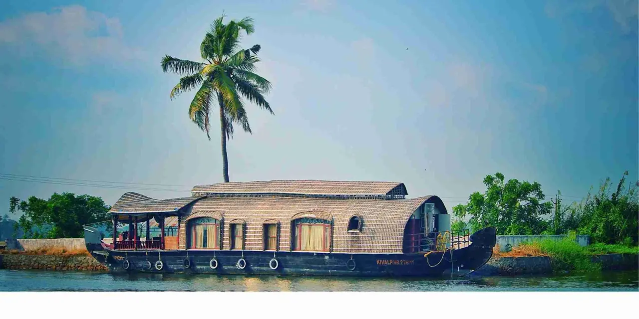 Kerala 30 — 2 NT Munnar + 1 NT Thekkady + 1 NT Alleppey + 2 NT Kovalam with Trivandrum