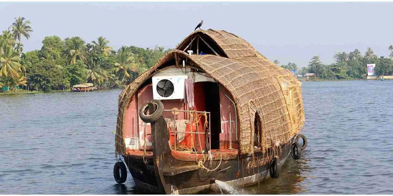 Kerala 6 — 02 NT Munnar + 01 NT Thekkady + 02 NT Alleppey