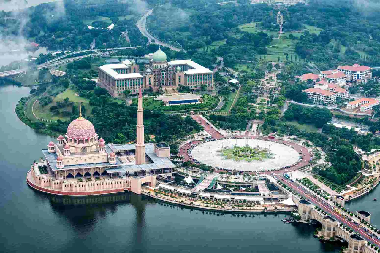 Malaysia 28 — 4N Malaysia