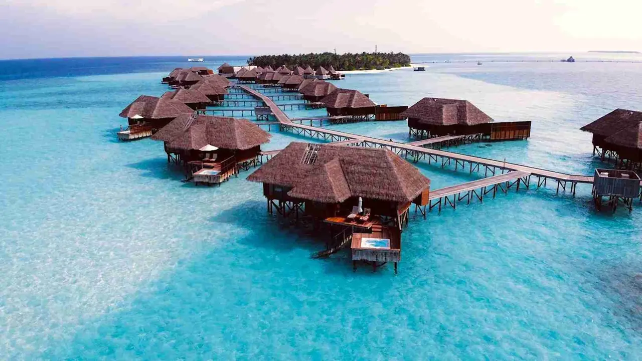 Maldives 8 — 2N Beach Villa + 2N Water Villa