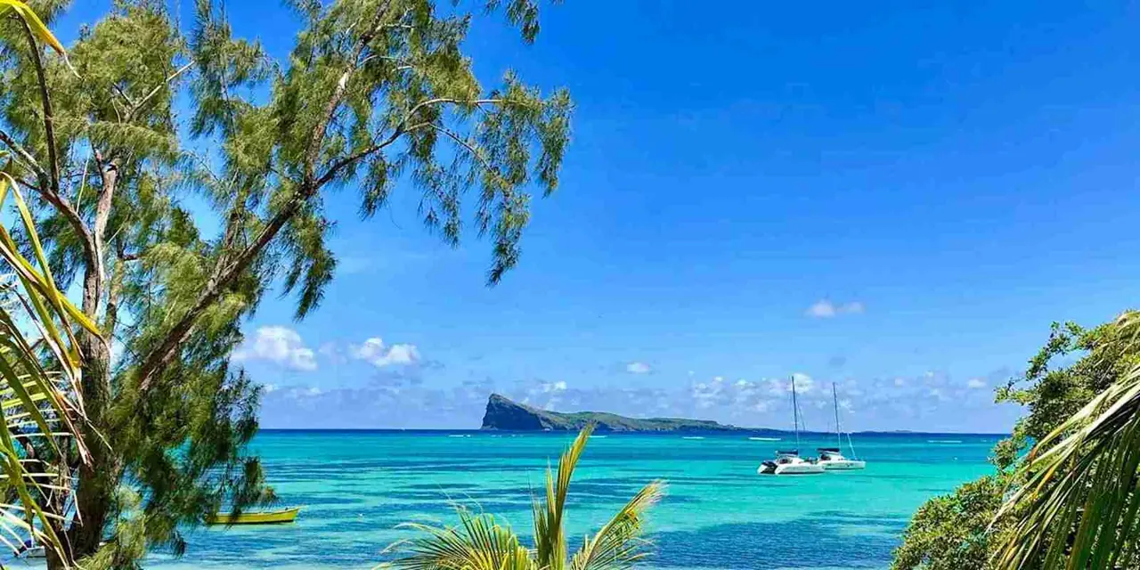 Mauritius 3 — 4N Mauritius