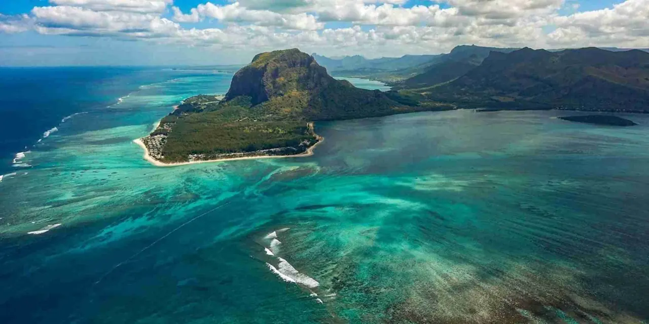 Mauritius 8 — 5N Mauritius