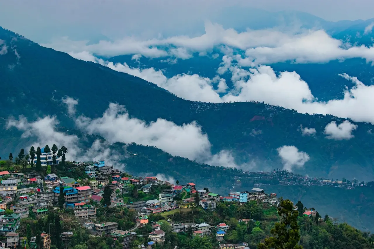 Sikkim 15 — Gangtok 3NT + Lachung 1NT + Pelling 2NT + Darjeeling 2NT