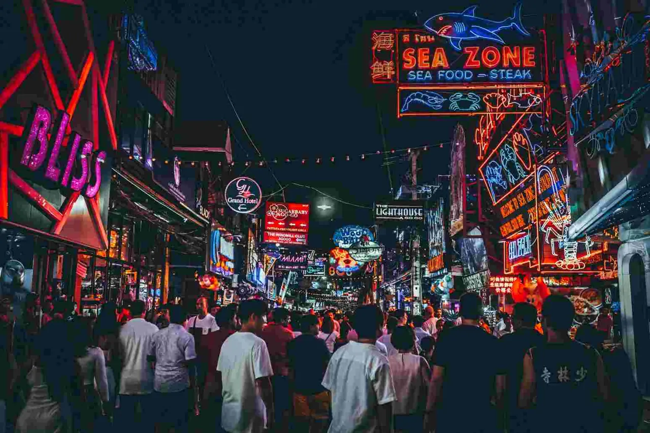 Thailand 17 — 2N Bangkok + 2N Phuket