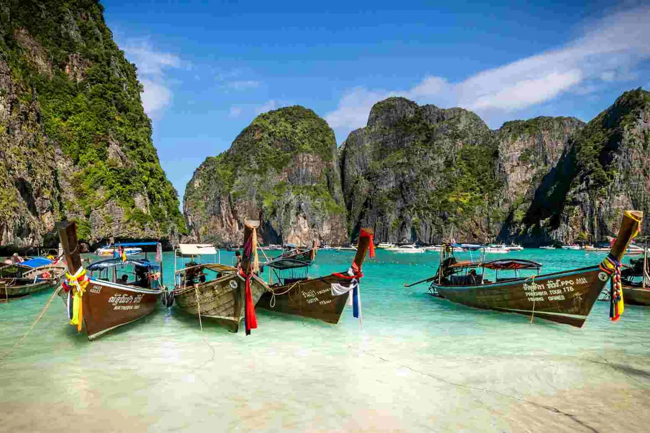 Thailand 9 — 2N Bangkok + 2N Phuket