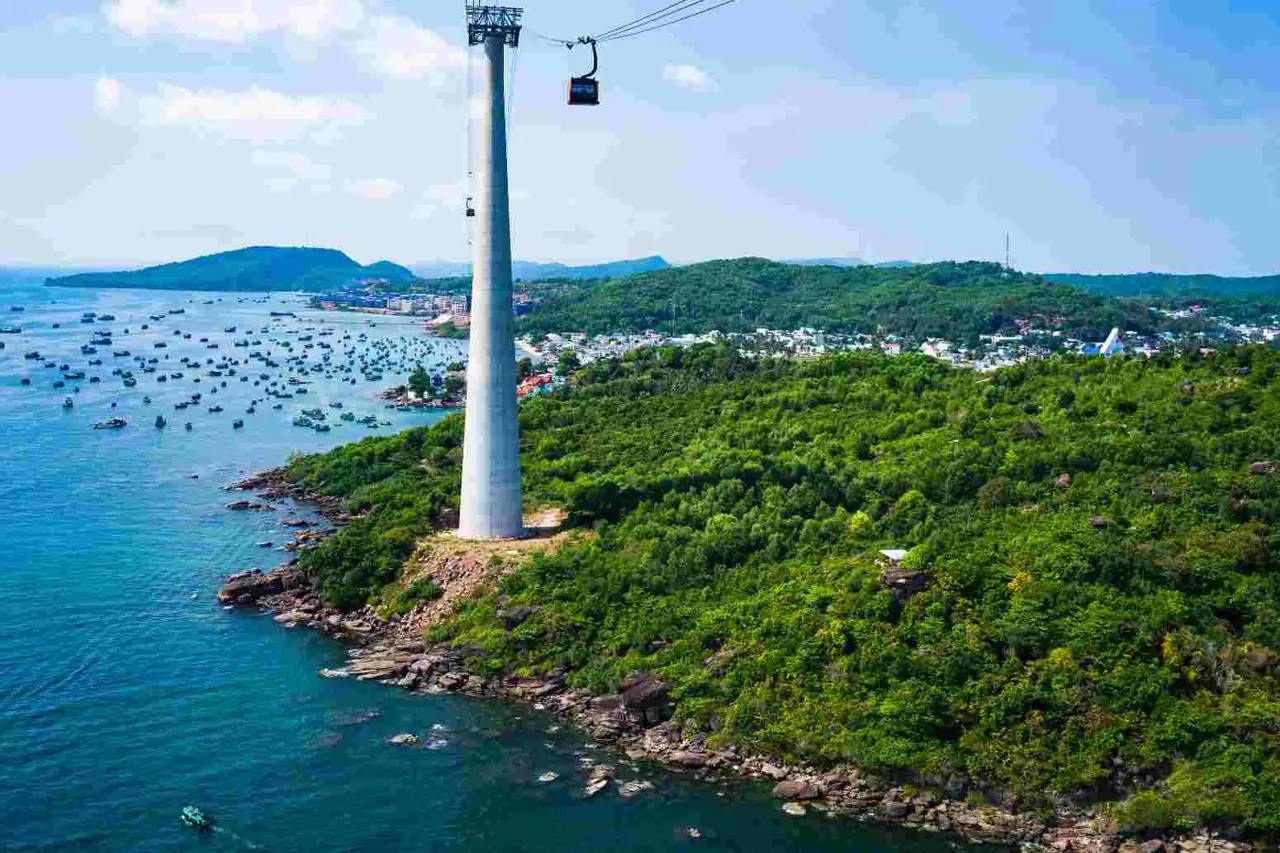 Vietnam 29 — 3N Hanoi + 2N Phu Quoc