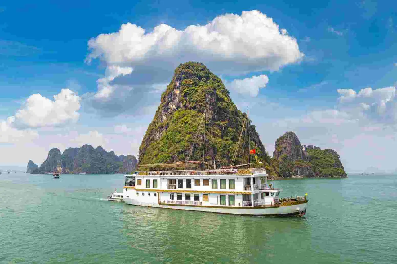 Vietnam 2 — 3N Hanoi + 2N Danang