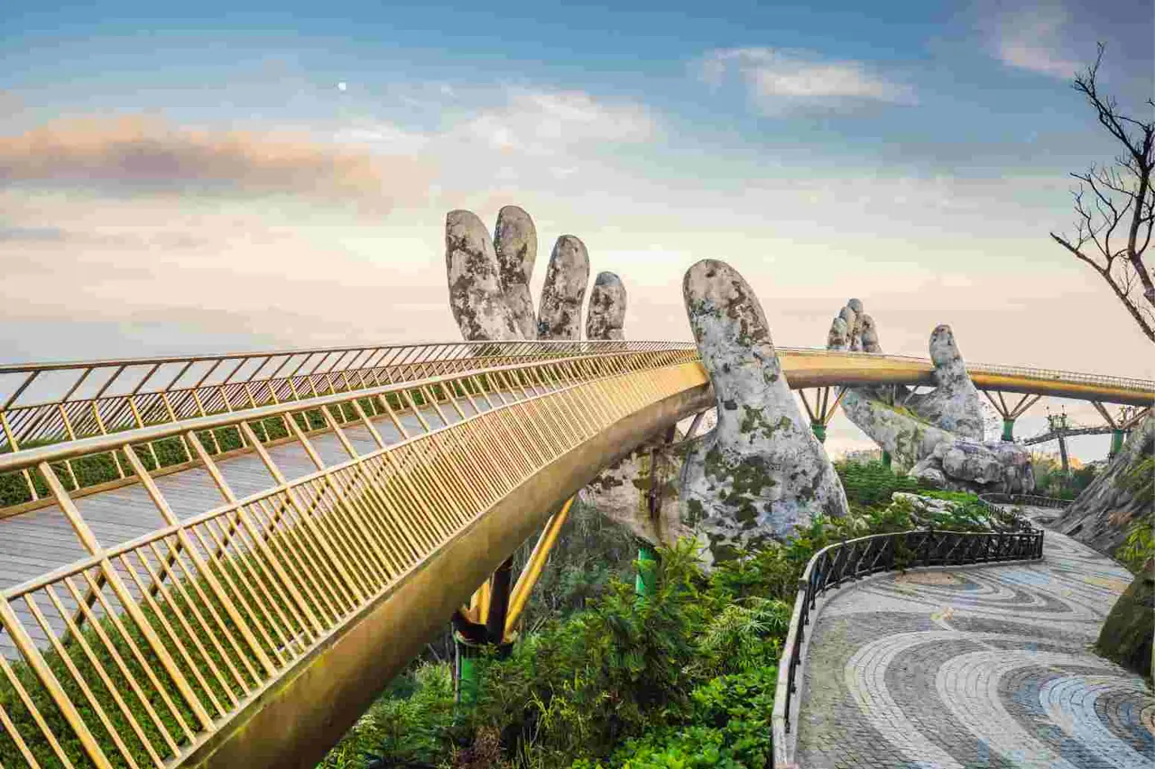 Vietnam 4 — 3N Hanoi + 2N Danang