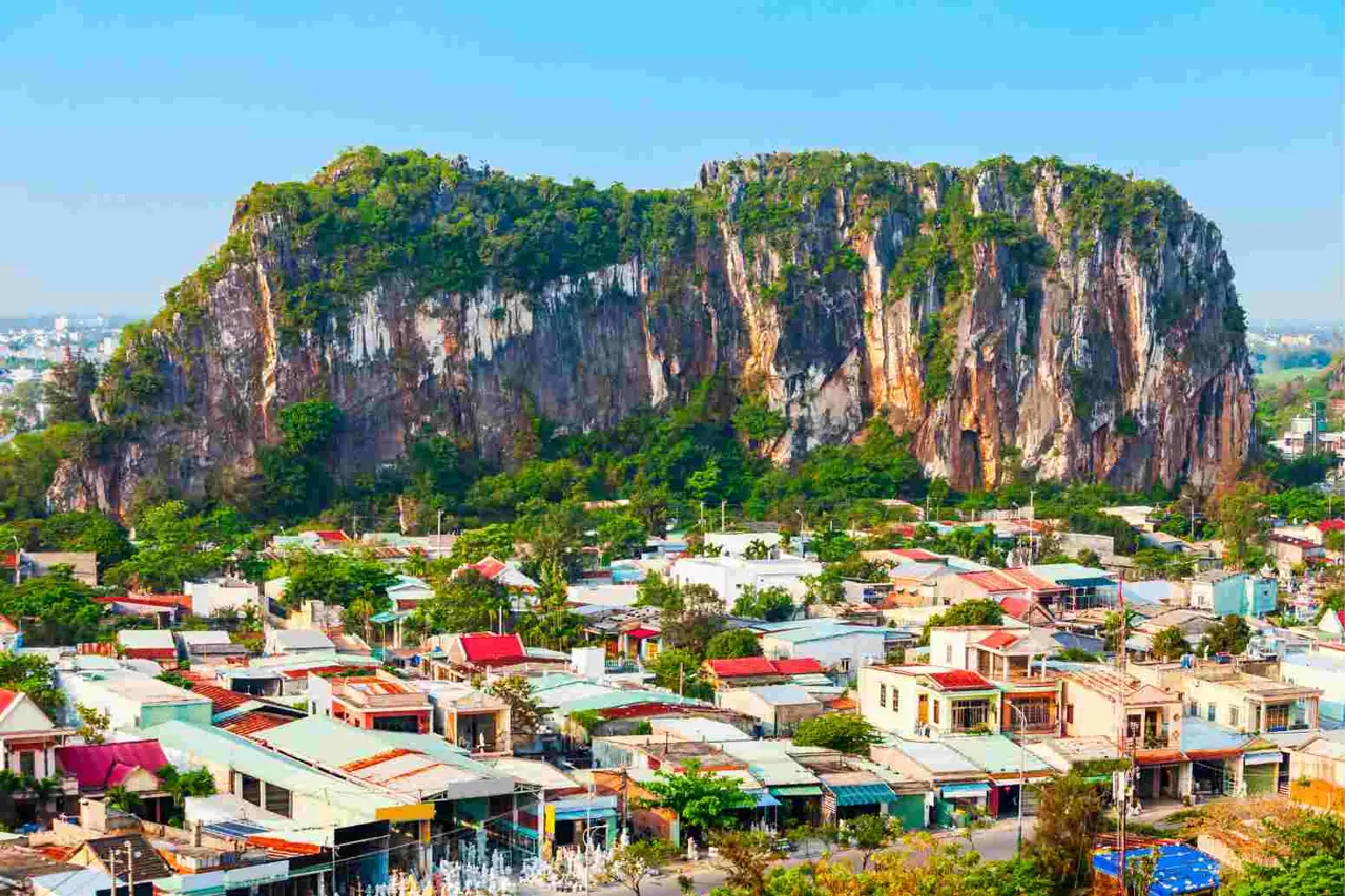 Vietnam 16 — 3N Hanoi + 2N Danang